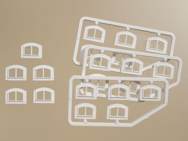 Windows M, white 20pc.<br /><a href='images/pictures/Auhagen/80214_1.jpg' target='_blank'>Full size image</a>
